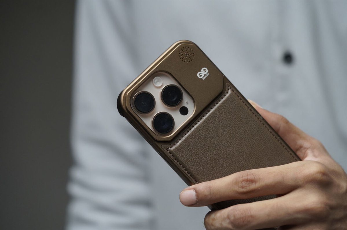 Vegan Leather Case With Titanium Frame