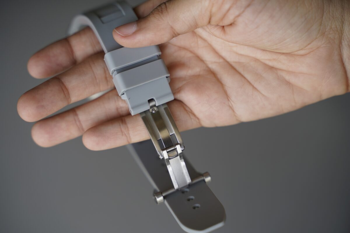 Vented FKM Rubber Band With 316L Buckle Closure For Apple Watch 44MM 45MM 46MM Series 4 5 6 7 8 9 10 11 (SE 2 3 Gen)