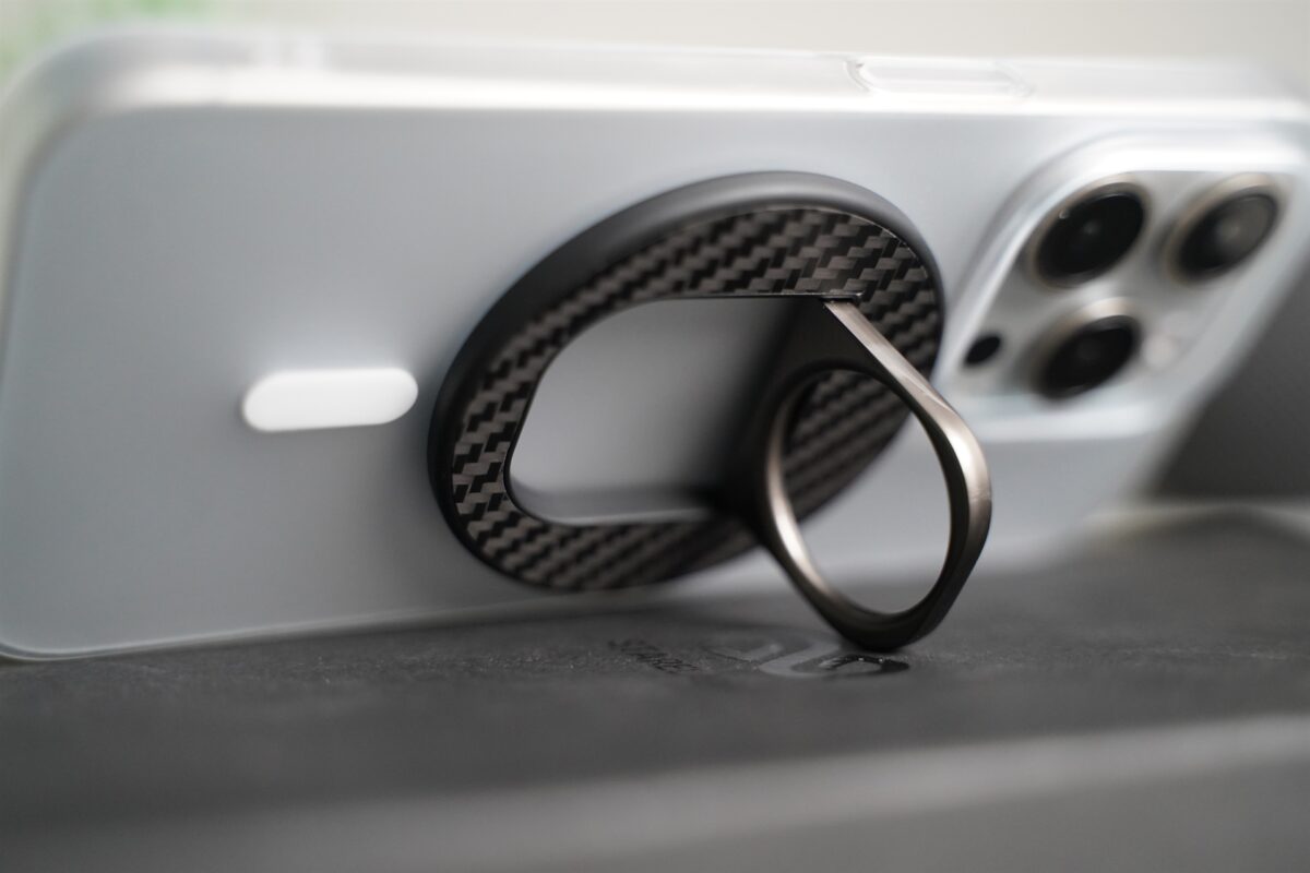 Carbon Fiber Magnetic Ring With Horizontal Kickstand Feature