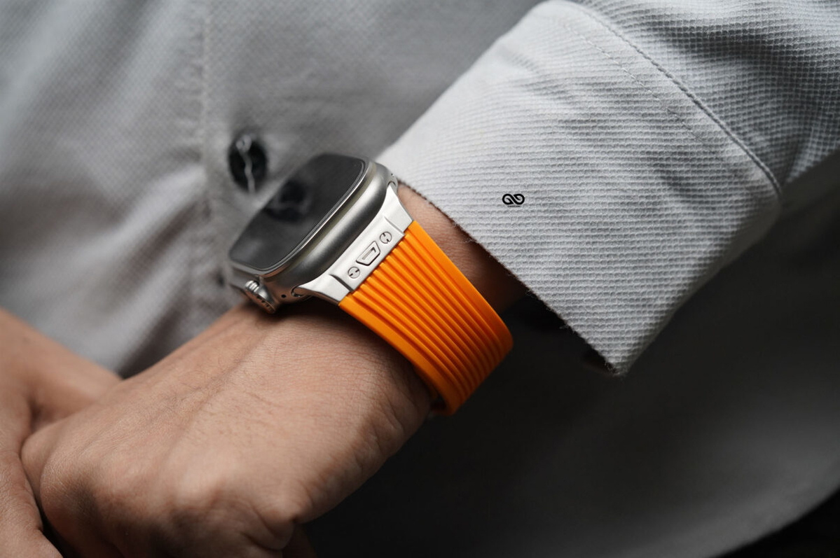 Classic Silicone Band With Stainless Steel Buckle Strap For Apple Watch 49 (Series Ultra/Ultra 2/Ultra 3)