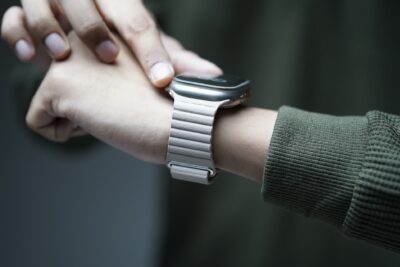 Soft Beige Magnetic Leather Loop For Apple Watch 49 (Series Ultra/Ultra 2/Ultra 3)