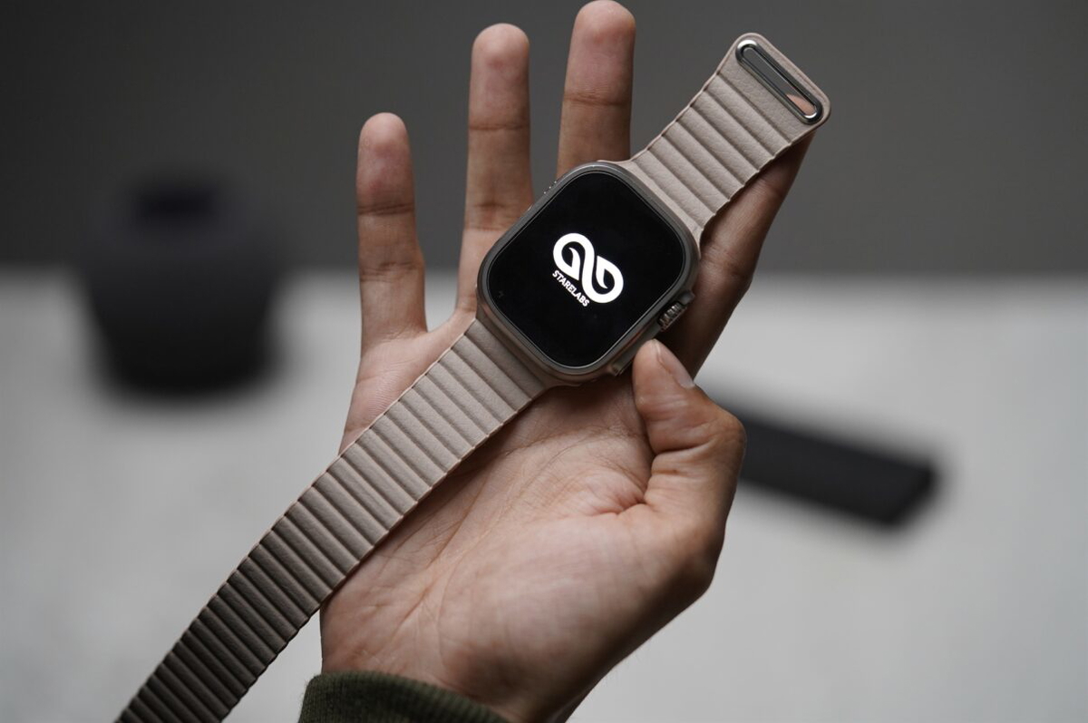 Soft Beige Magnetic Leather Loop For Apple Watch 49 (Series Ultra/Ultra 2/Ultra 3)