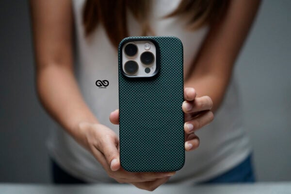 Magsafe Polar Green Real Aramid Carbon Fiber Case For iPhone 16 Pro Max