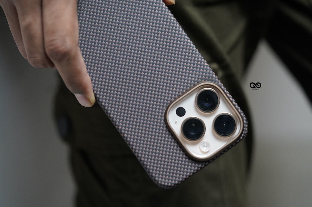 Magsafe Polar Desert Real Aramid Carbon Fiber Case For iPhone 16 Pro Max 2 Magsafe Polar Desert Real Aramid Carbon Fiber Case For iPhone 16 Pro Max - Image 2