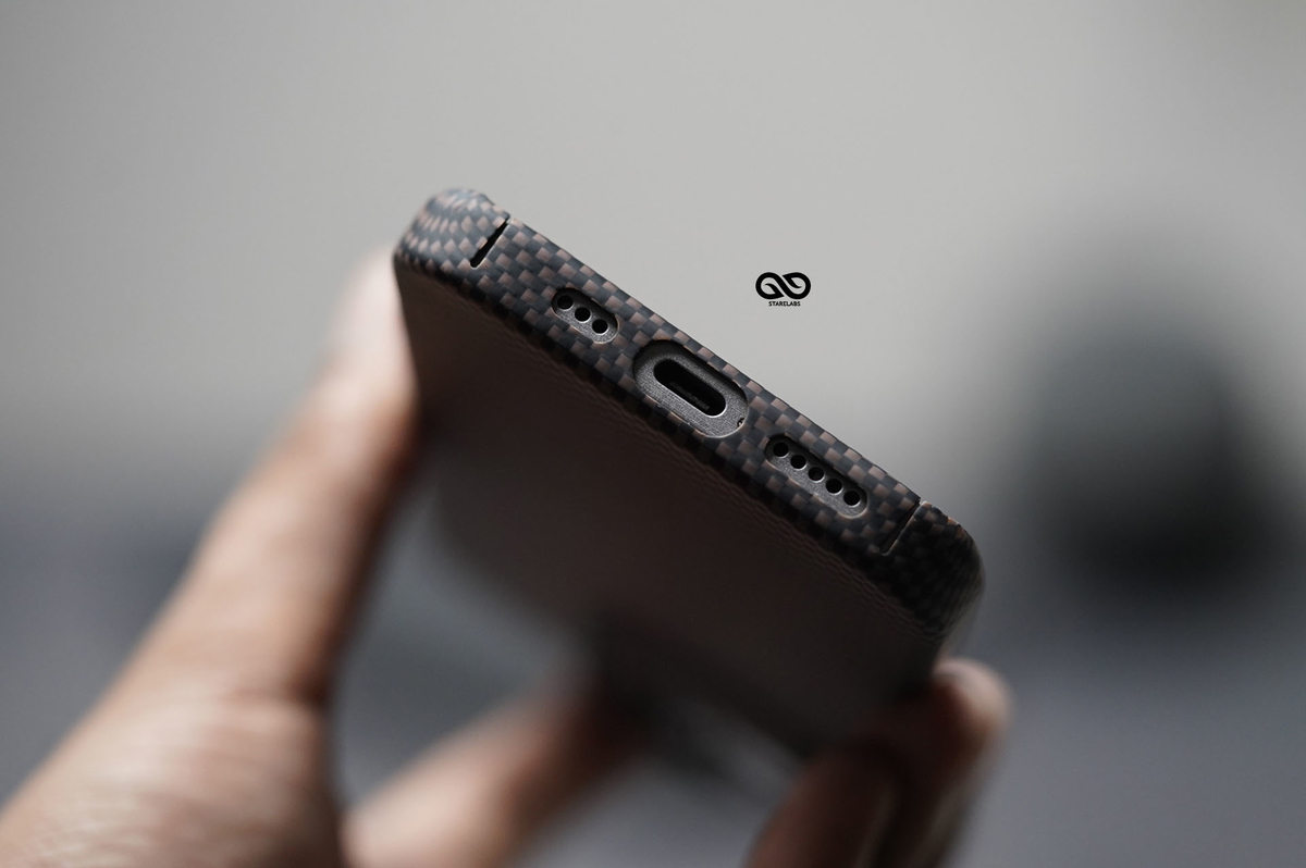 Magsafe Polar Desert Real Aramid Carbon Fiber Case For iPhone 16 Pro 10 Magsafe Polar Desert Real Aramid Carbon Fiber Case For iPhone 16 Pro - Image 10