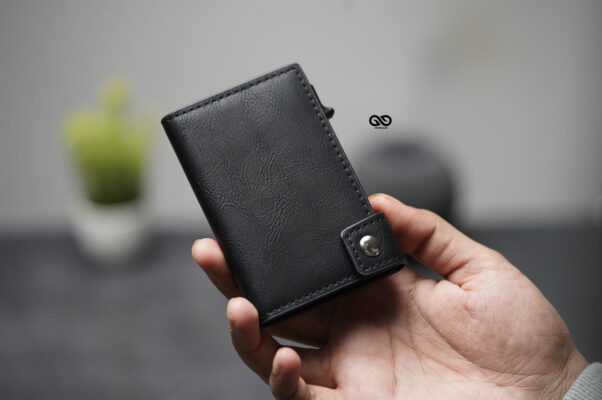 Personalized Classic Slim Vegan leather Minimalistic Pop Up Card and Cash Holder