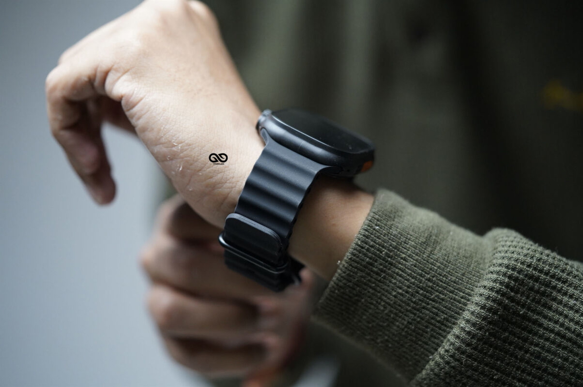 Silicone Ocean Band With Black Buckle For Apple Watch 49 (Series Ultra/Ultra 2/Ultra 3)