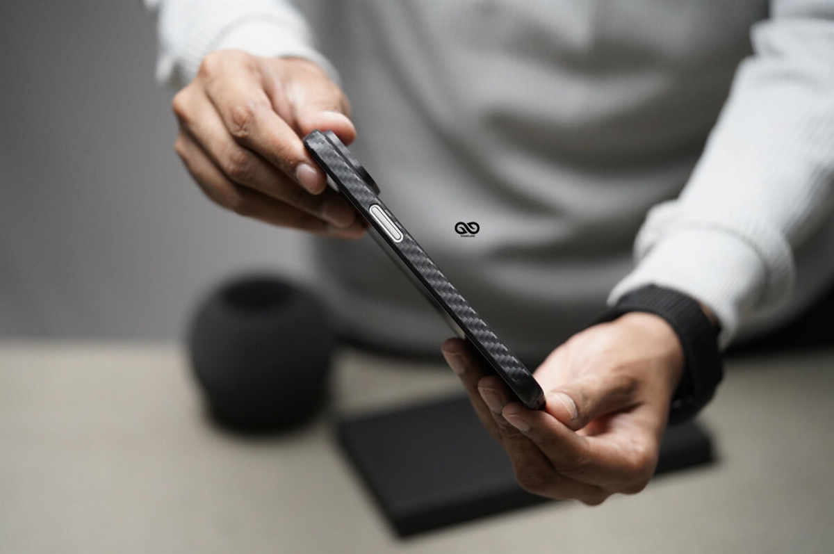 Carbon Ultra Thin Case for iPhone 14 Plus