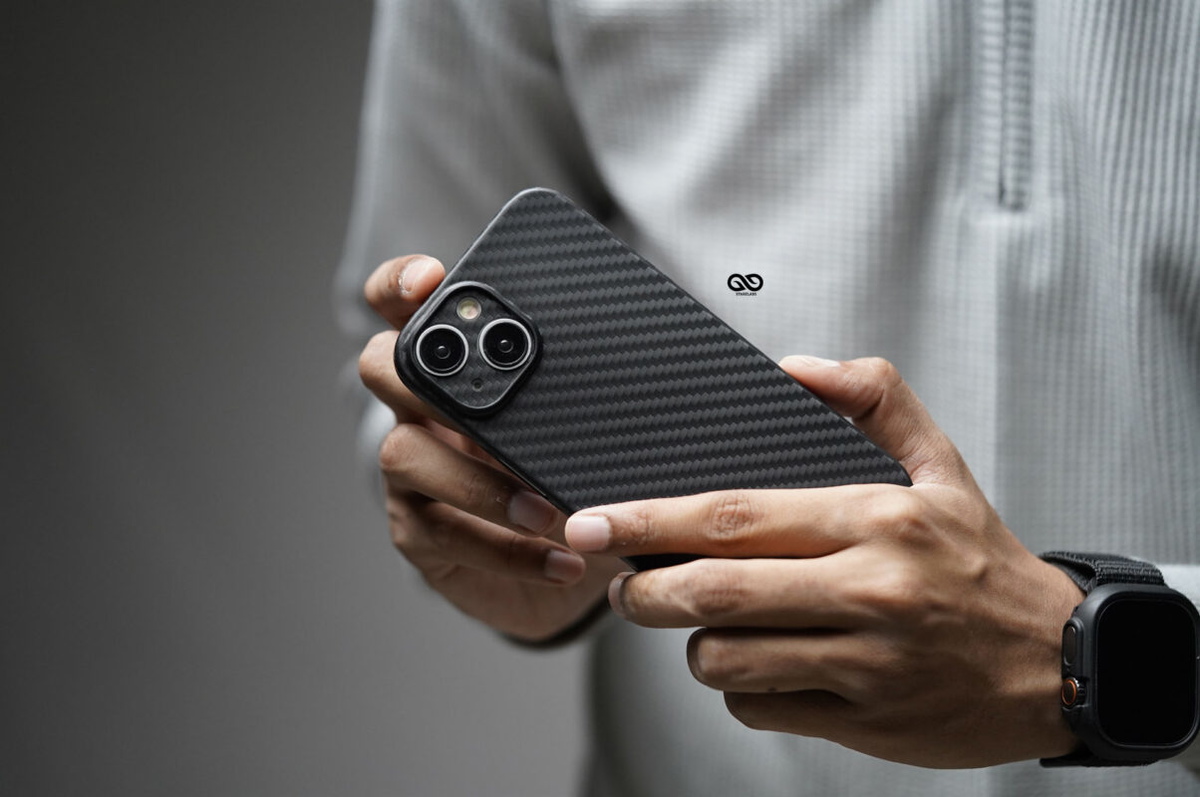 Carbon Ultra Thin Case for iPhone 15 Plus