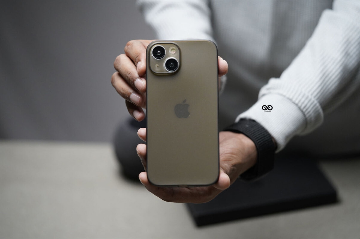 Gradient Black Ultra Thin Case for iPhone 14