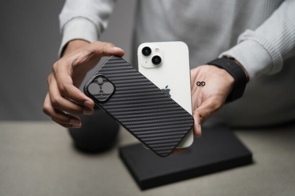 Carbon Ultra Thin Case for iPhone 15 Plus