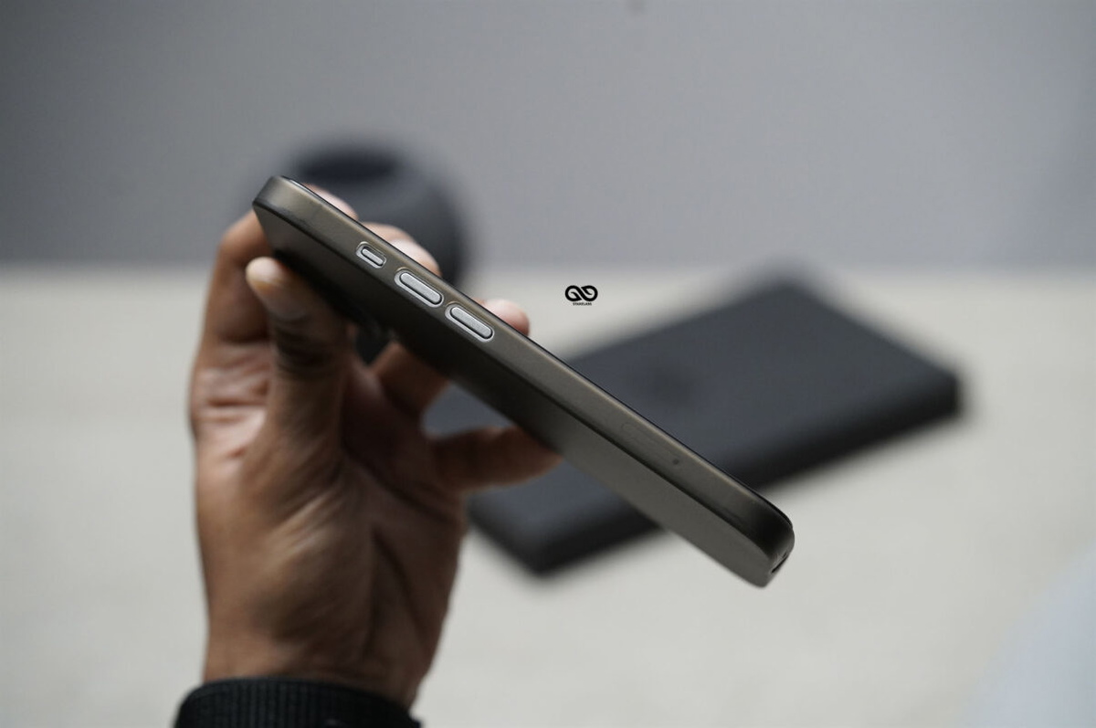 Gradient Black Ultra Thin Case for iPhone 14