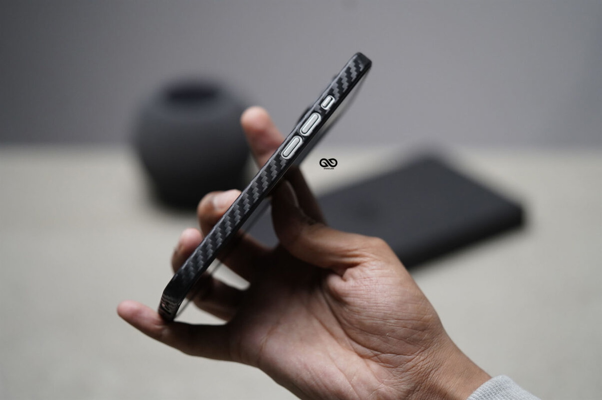 Carbon Ultra Thin Case for iPhone 15 Plus