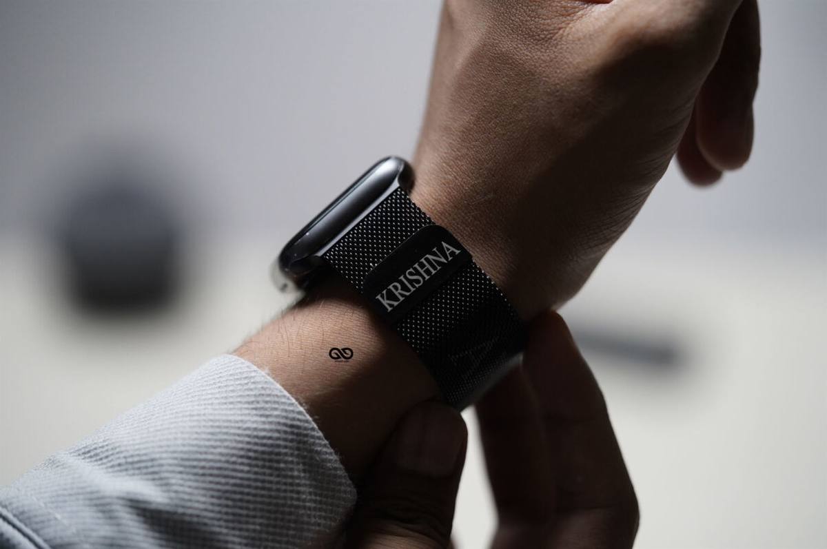 Personalized Magnetic metal loop strap for Apple Watch 42MM 41MM 40MM Series 4 5 6 7 8 9 10 11 SE SE 2 Gen