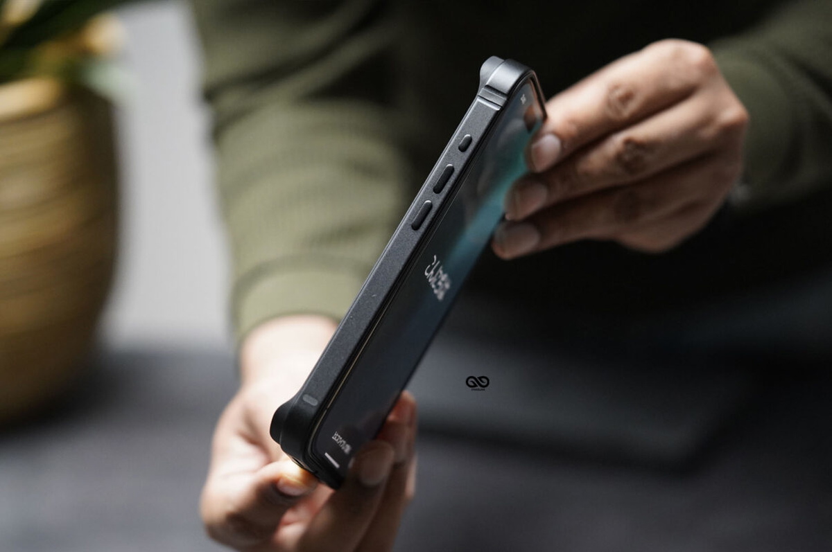 Black Fiber Bumper for iPhone 17 Pro Max (Bumper, not a Case)