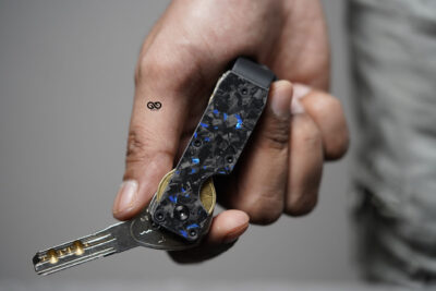 Compact Metallic Key Organizer