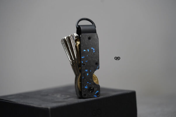 Compact Metallic Key Organizer