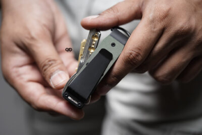 Compact Metallic Key Organizer