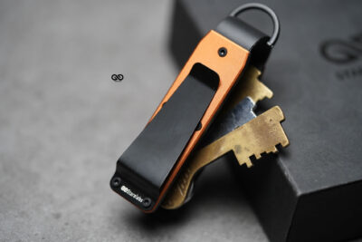 Compact Metallic Key Organizer