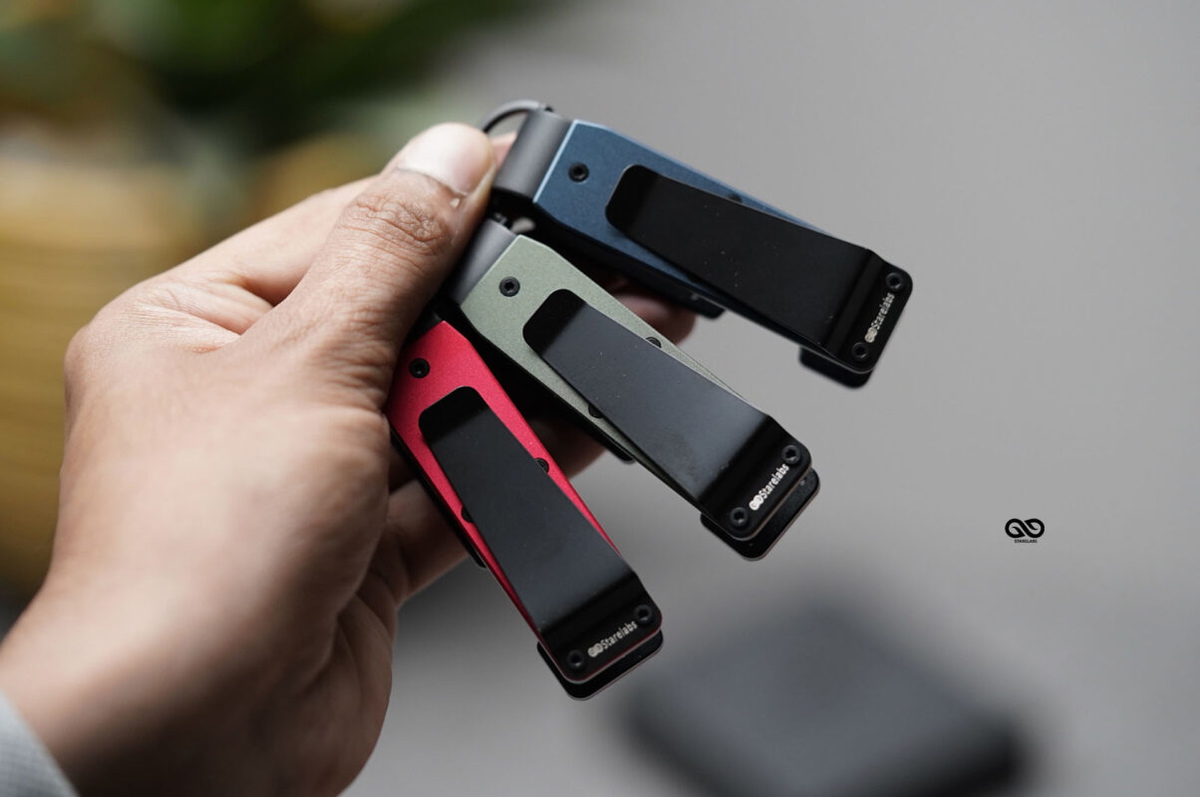 Compact Metallic Key Organizer