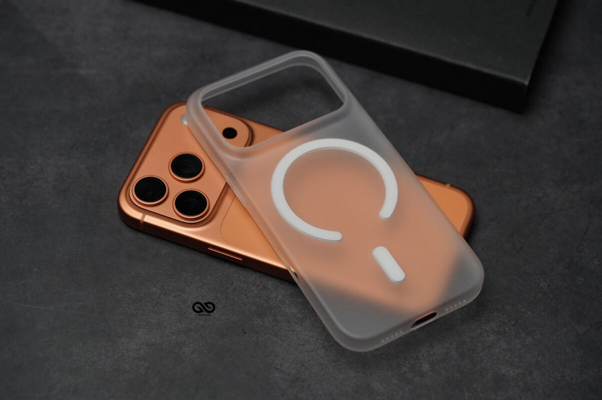 Frosted White Magsafe Ultra Thin Case For iPhone 17 Pro/17 Pro Max