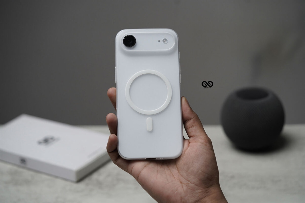 Frosted White Magsafe Ultra Thin Case For iPhone Air/17 (Without Camera Cutout)