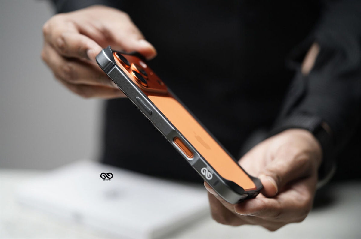 Natural Titanium Fiber Bumper for iPhone 17 Pro Max (Bumper, not a Case)