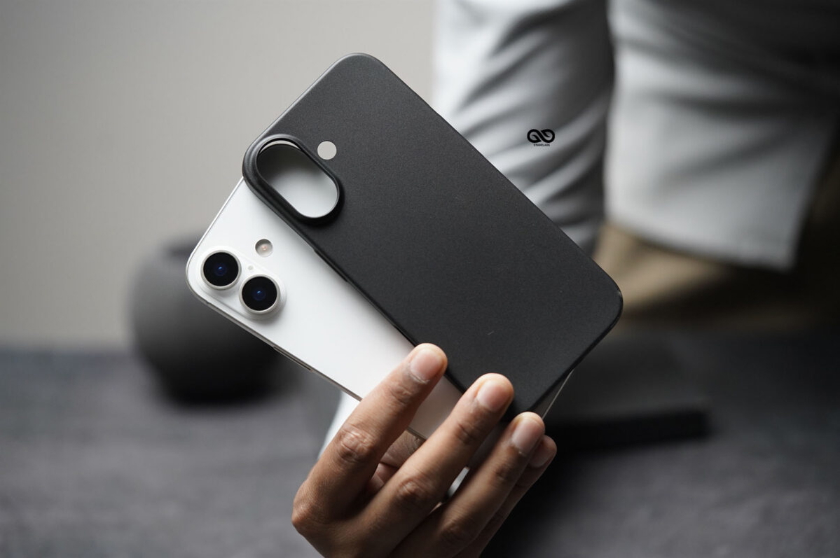Dark Black Ultra Thin Case For iPhone Air/17/17Pro/17ProMax (Without Camera Cutout)