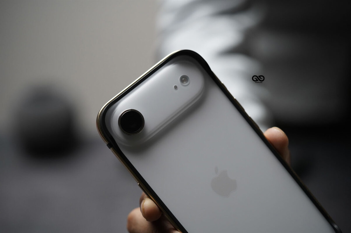 Gold Fiber Bumper for iPhone Air (Bumper, not a Case)