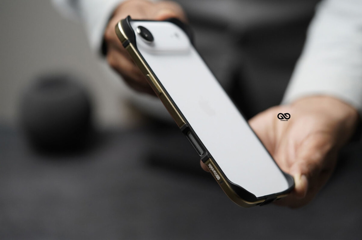Gold Fiber Bumper for iPhone Air (Bumper, not a Case)
