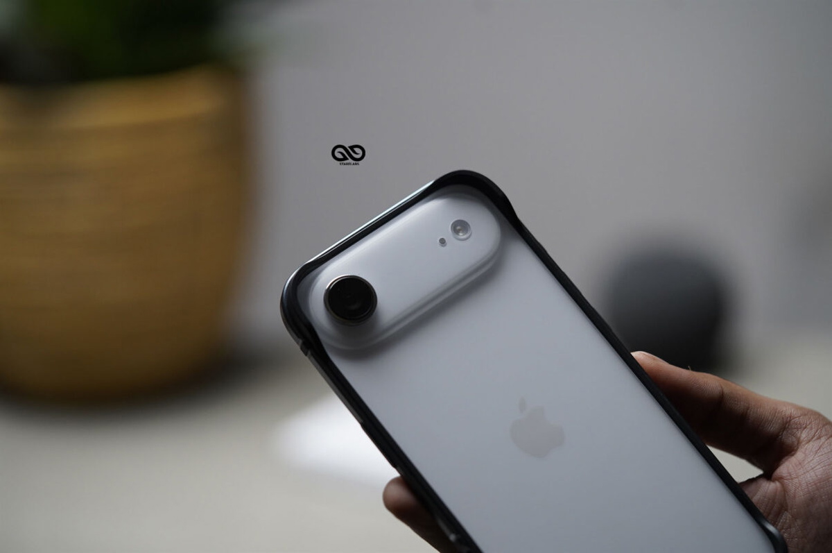 Black Fiber Bumper for iPhone Air (Bumper, not a Case)