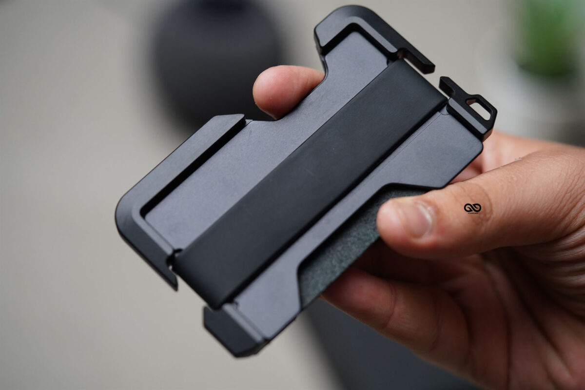 Minimalist Card Holder with Elastic Band