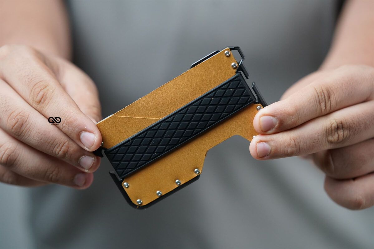 Minimalist Card Holder with Elastic Band