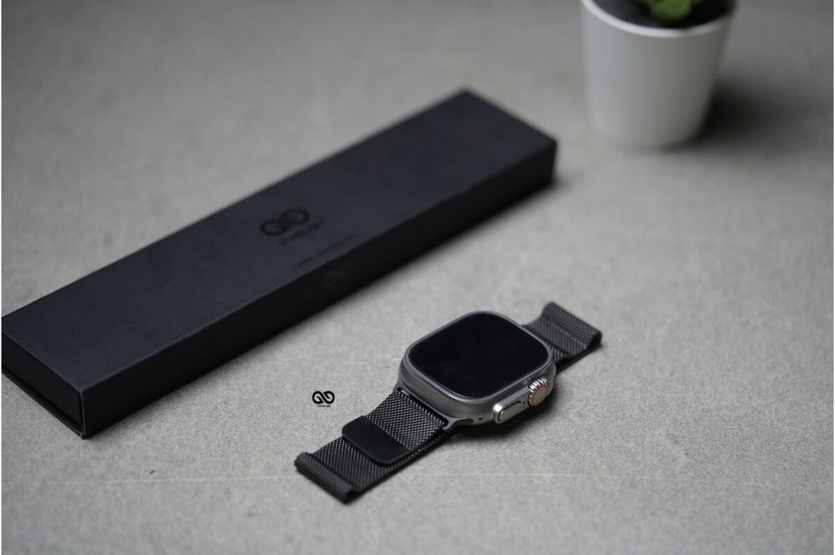 Premium Milanese Loop For Apple Watch 49 MM (Series Ultra/Ultra 2/Ultra 3)