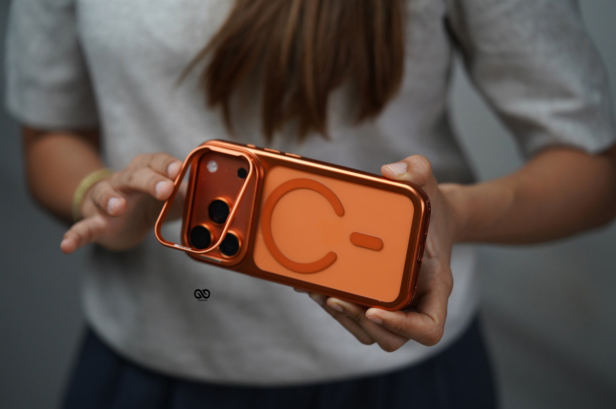 Magsafe Transparent Shockproof Case with Kickstand For iPhone 17Pro/17Pro Max 1 Magsafe Transparent Shockproof Case with Kickstand For iPhone 17Pro/17Pro Max