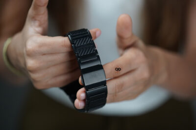 Real Carbon Titanium Link Strap With Magnetic Closure For Apple Watch 49 (Series Ultra/Ultra 2/Ultra 3/Ultra 4) - Image 20