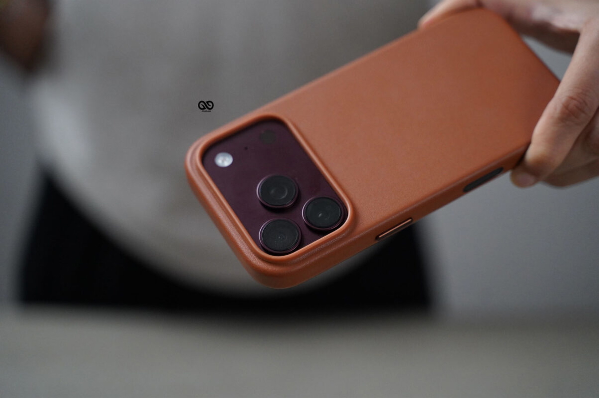 MagSafe Vegan Leather Case with Action Button For iPhone 18Pro/18Pro Max