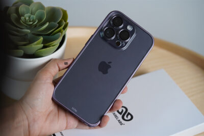 Bumper Case with Transparent Back and Camera Lens and Lock Feature 57 Bumper Case with Transparent Back and Camera Lens and Lock Feature