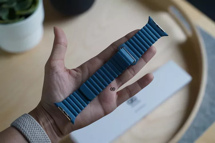 Cornflower Blue Magnetic Leather Strap iWatch 42MM 41MM 40MM Series 4 5 6 7 8 9 10 11 SE SE 2 Gen