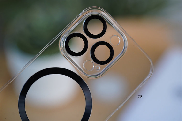 Magsafe Bumper Case with Transparent Back and Camera Lens and Lock Feature 24 Magsafe Bumper Case with Transparent Back and Camera Lens and Lock Feature - Image 24