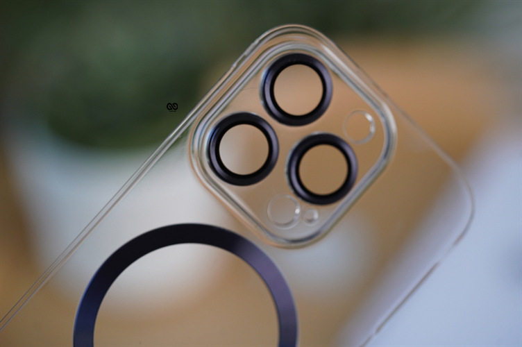 Magsafe Bumper Case with Transparent Back and Camera Lens and Lock Feature 5 Magsafe Bumper Case with Transparent Back and Camera Lens and Lock Feature - Image 5